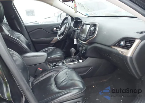 2017 Jeep Cherokee Latitude 4X4 z USA, uszkodzony, nr VIN 1C4PJMCS8HW579733